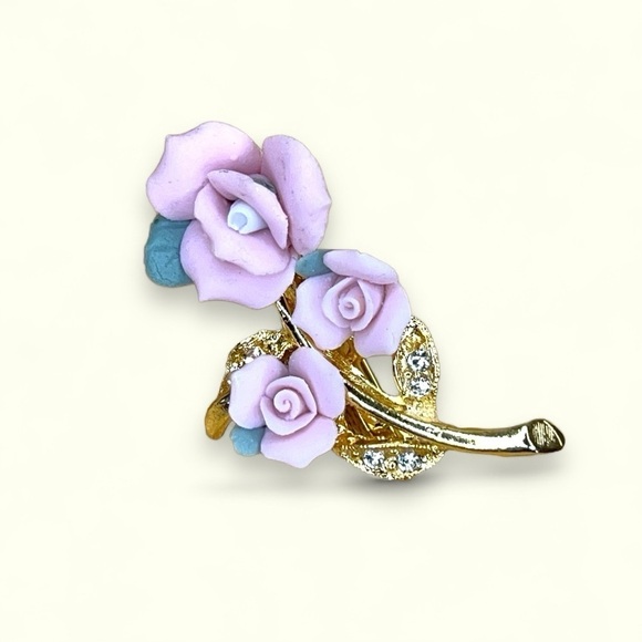VINTAGE CERAMIC BROOCH FLORAL ROSES RHINESTONES GOLD RETRO PINUP COTTAGECORE - Picture 1 of 6